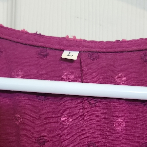 Elegant Sleeveless Plum Blouse with Polka Dots - Picture 2 of 2
